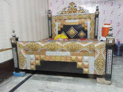 bed for sàlé with mattress