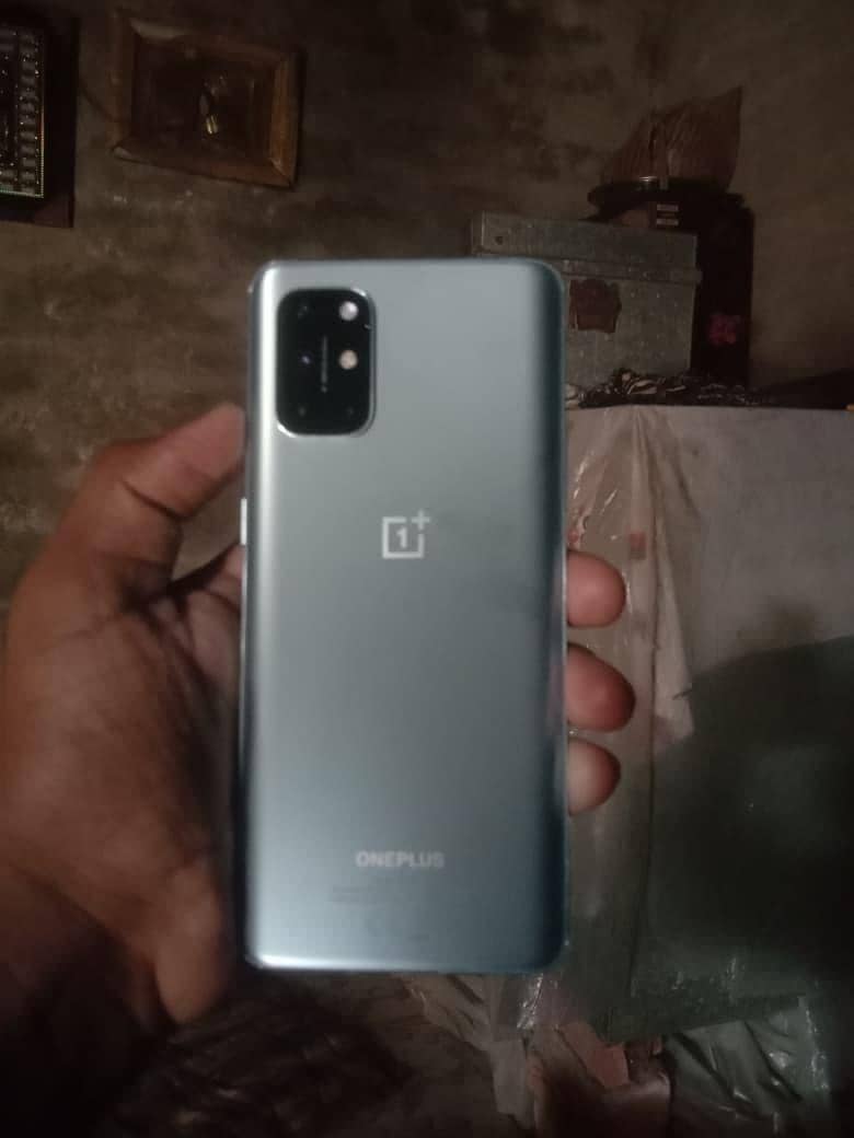One Plus 8T 0