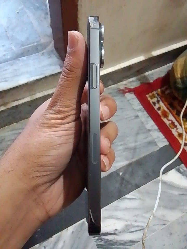 iPhone 13 Pro Max 2