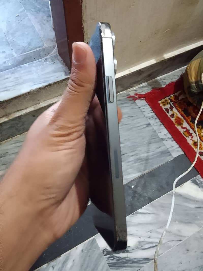 iPhone 13 Pro Max 3