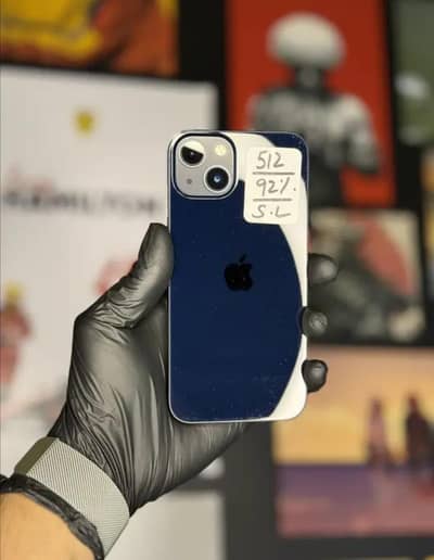 Apple iPhone 13