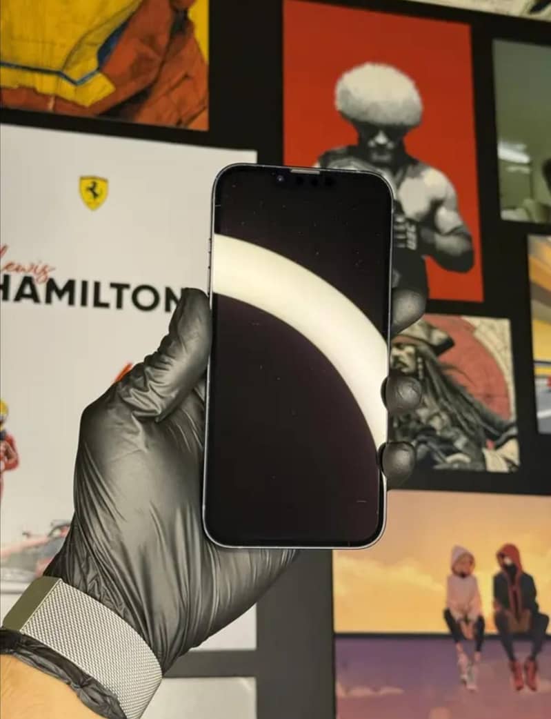 Apple iPhone 13 1