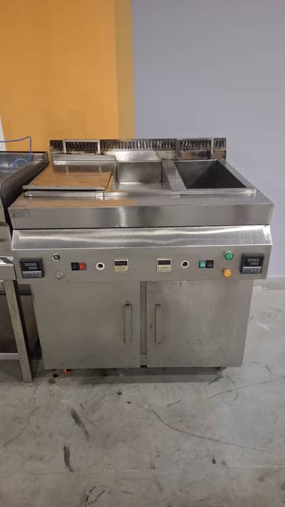 32 litre fryer and hot plate for sale