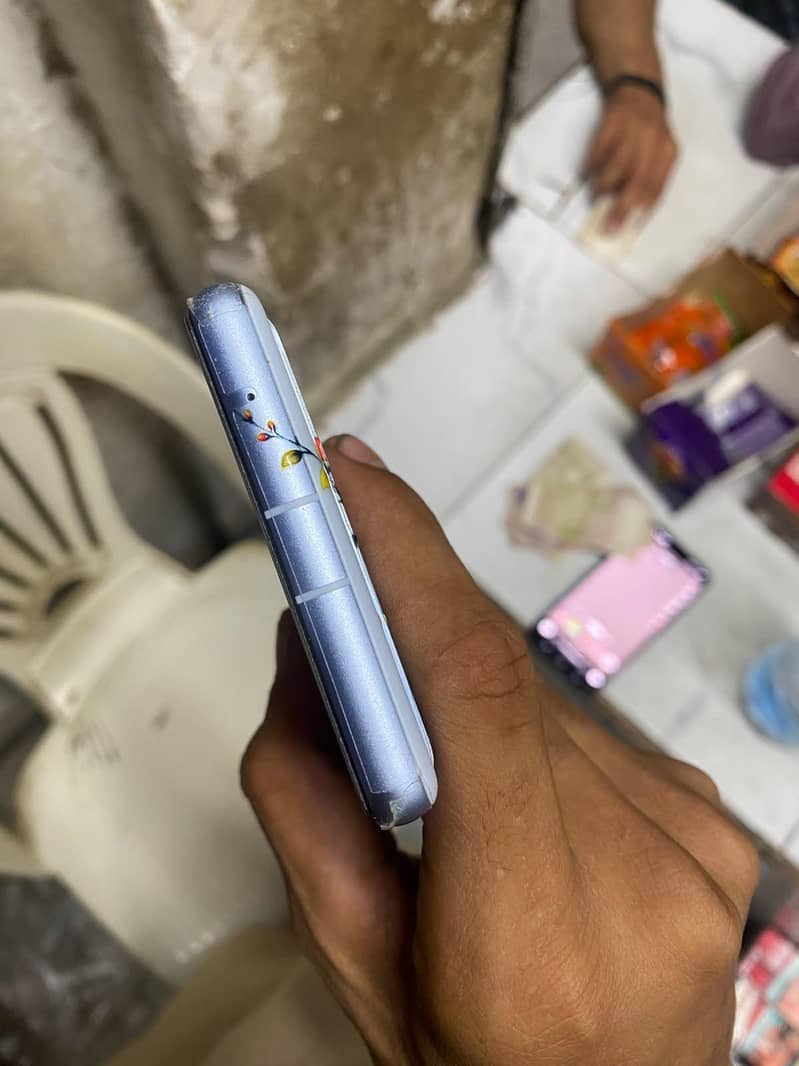 Google Pixel 7a 5