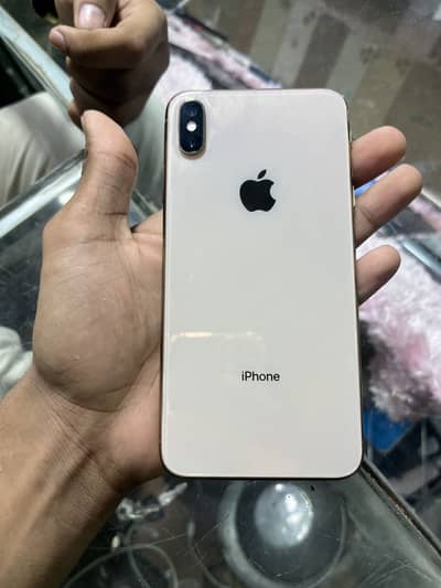 I phone xsmax 256 gb non pta factory unlock bettery 100 golden colour