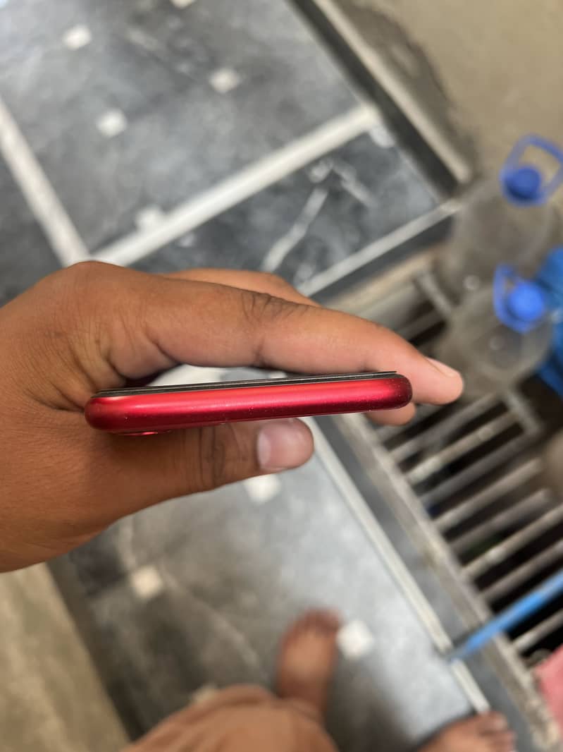 Apple iPhone 11 4