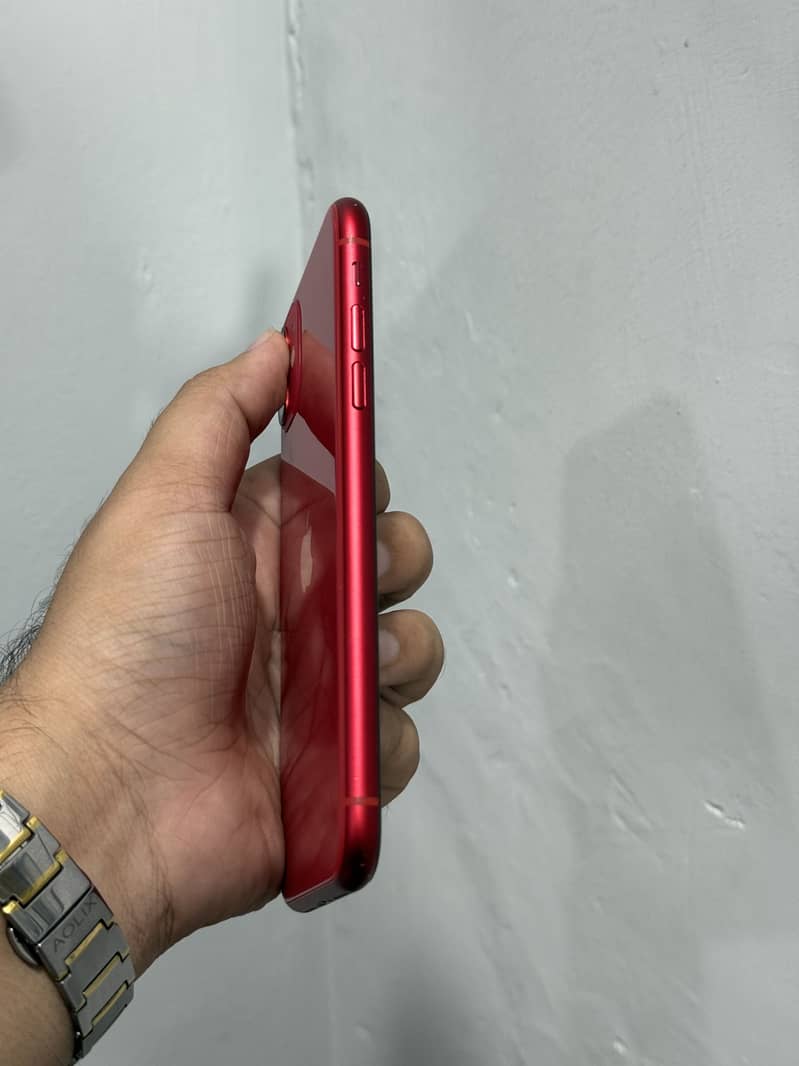Apple iPhone 11 4