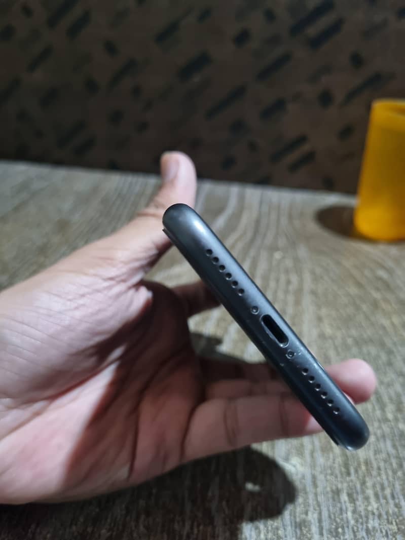 Apple iPhone 11 5