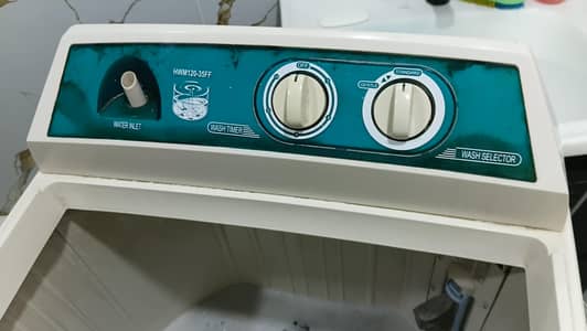 HAIER 8.5KG MACHNE WORKING