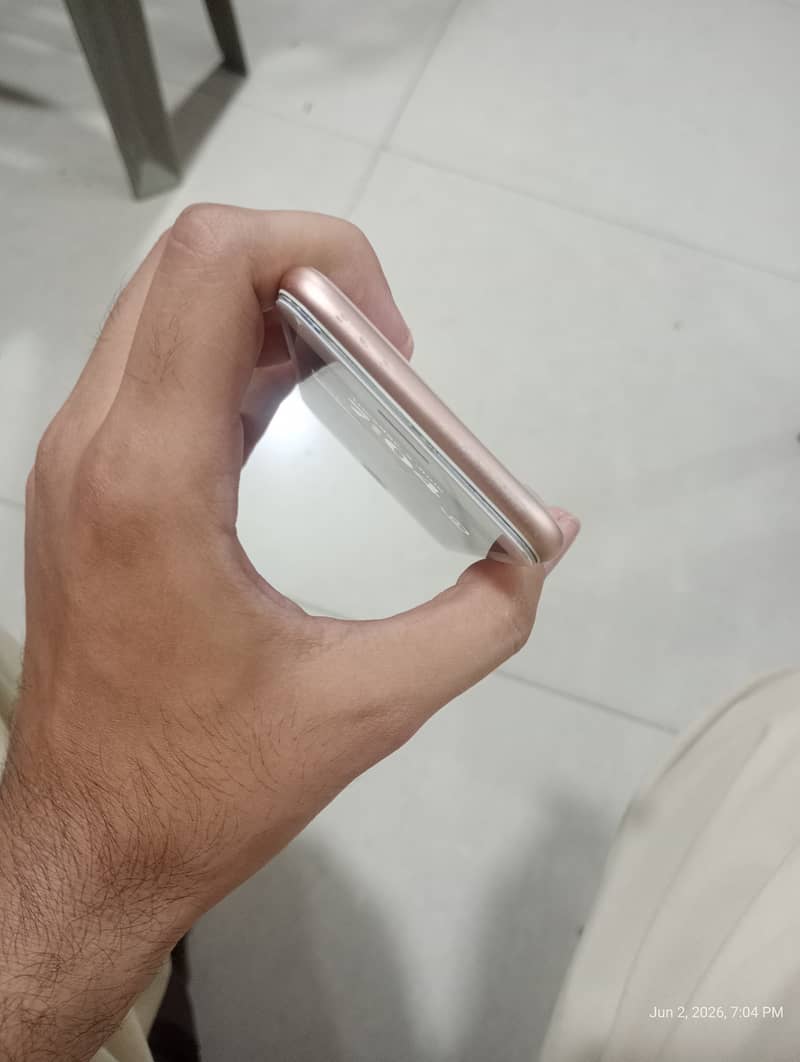 Apple iPhone 8 4