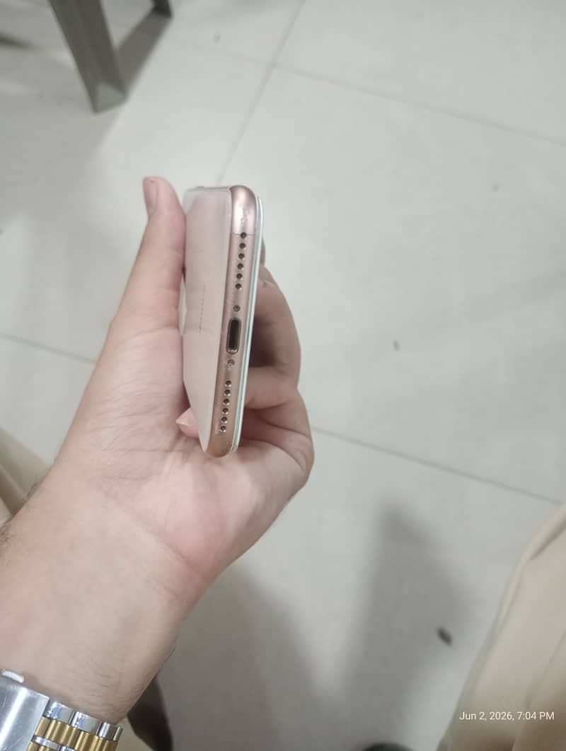 Apple iPhone 8 5