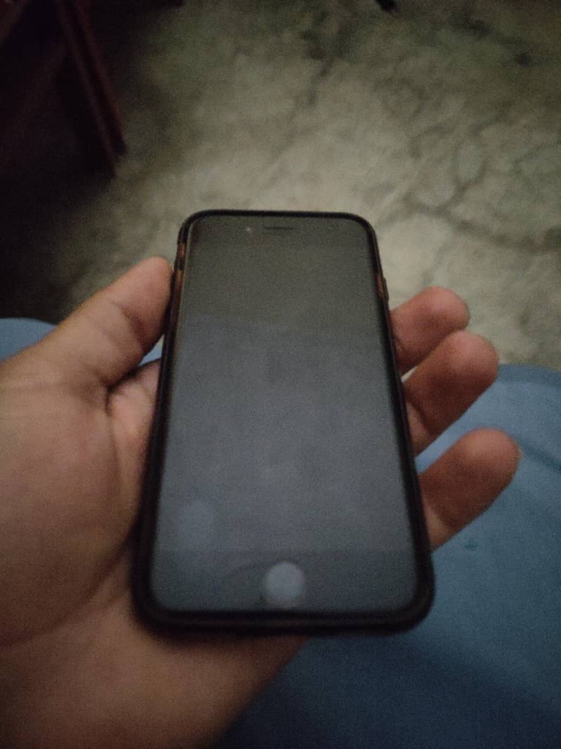 Apple iPhone 8 0