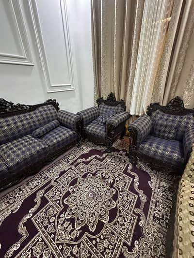 Selling my pure chinoti wooden sofa set