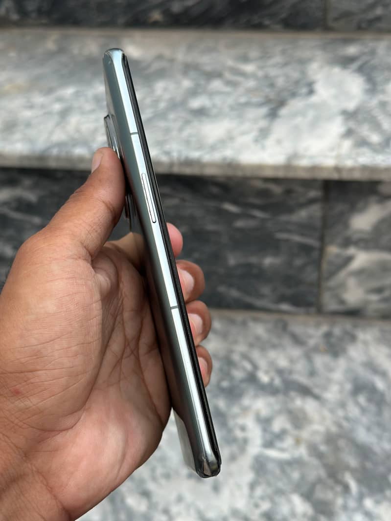 One Plus 11 4
