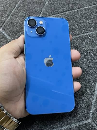 Apple iPhone 13