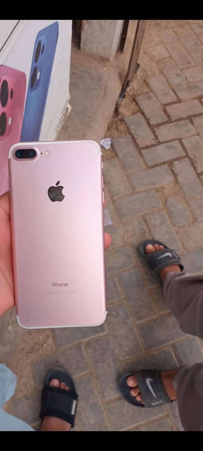 Apple iPhone 7 Plus 0