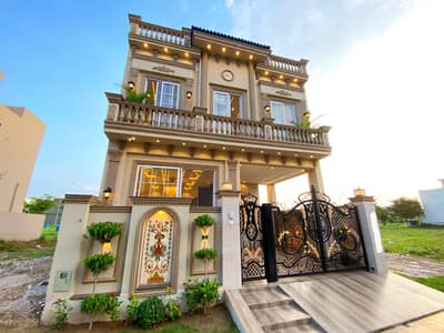 Beautiful 5 Marla Family House for Rent
