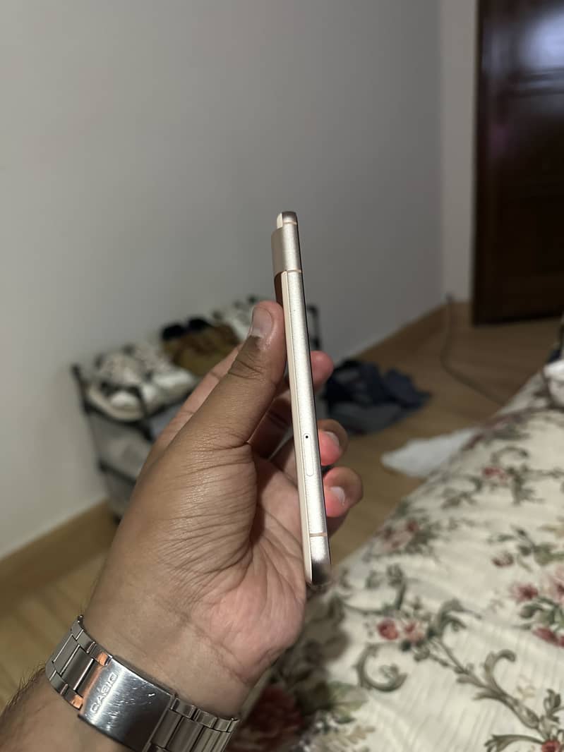 Google Pixel 8 4