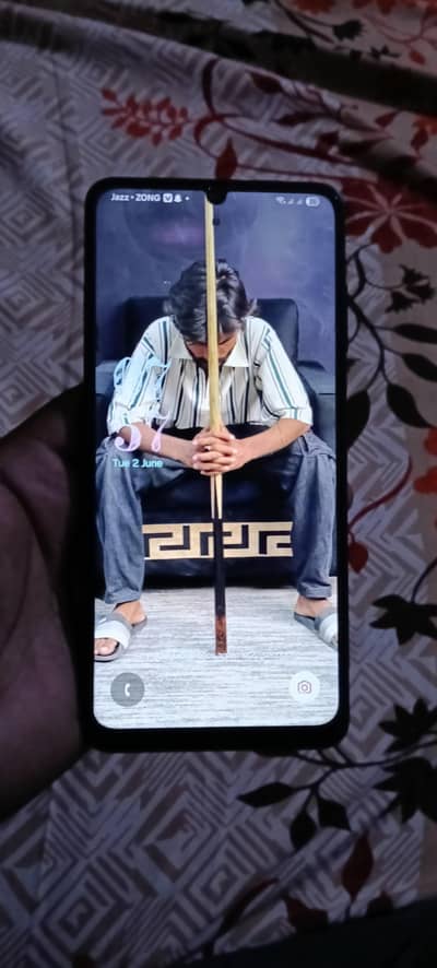 6GB ram 128 GB rom  mobile all ok box and charger bhi Sath hai