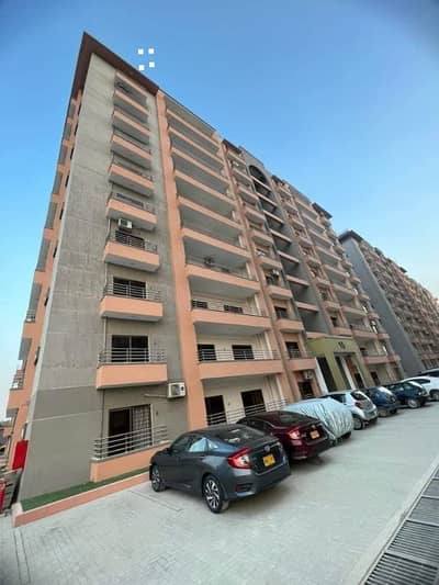 10 MARLA 3 BEDROOM APARTMENT BRAND NEW AVAILABLE FOR RENT