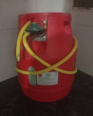 Gas CYLlINDER for kitchen excellent condition 10/10