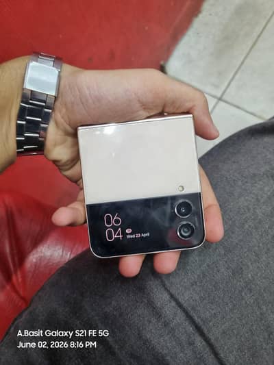 Samsung Mobile Z Flip 4