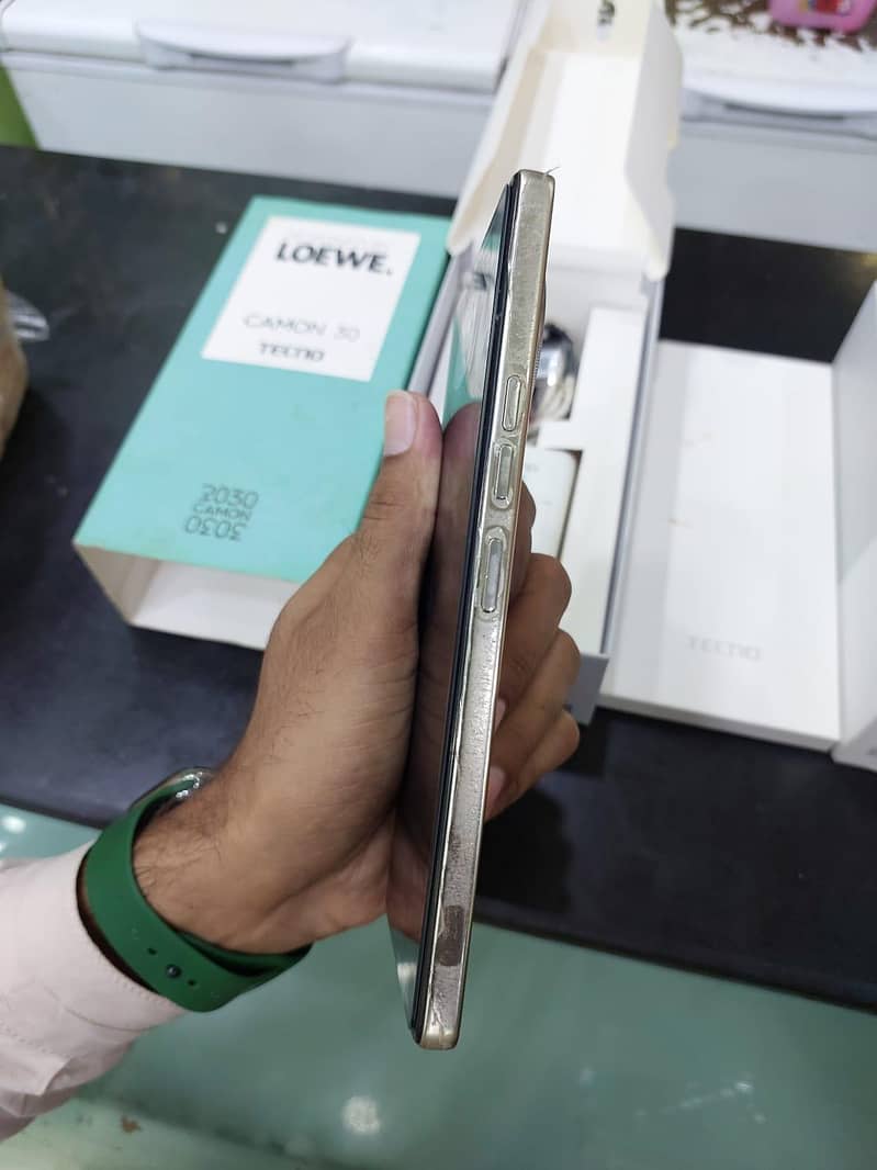 Tecno CAMON 30 2