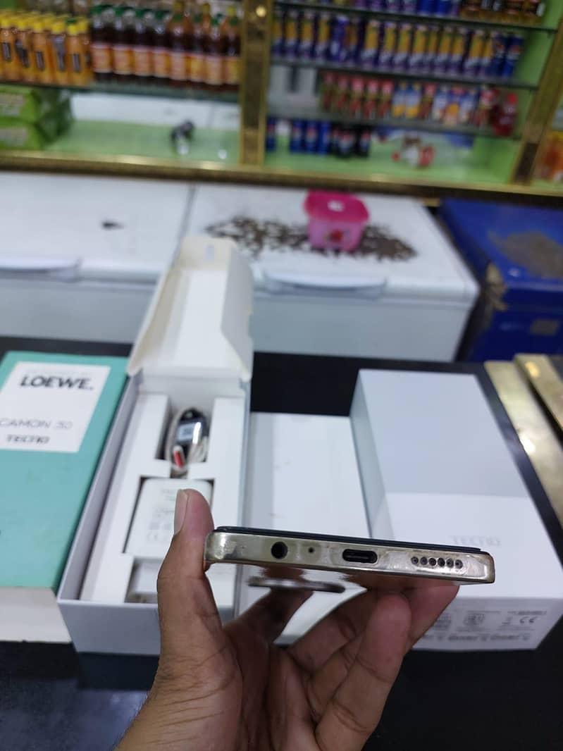Tecno CAMON 30 4