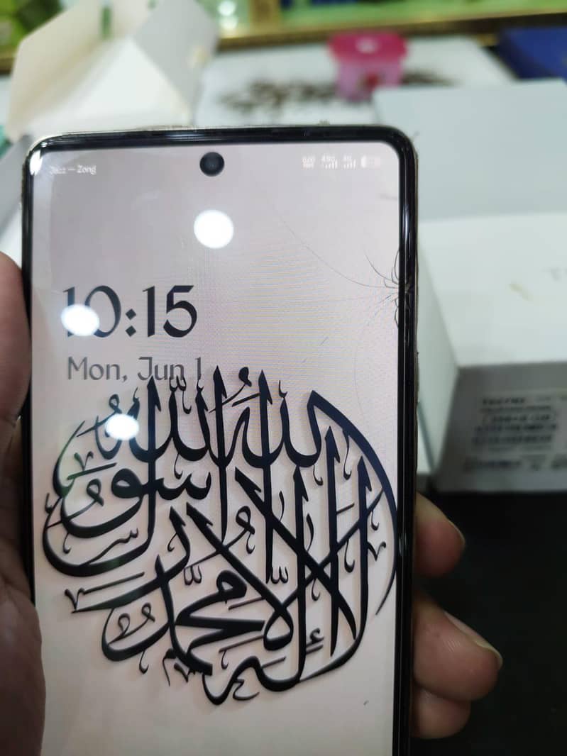 Tecno CAMON 30 7