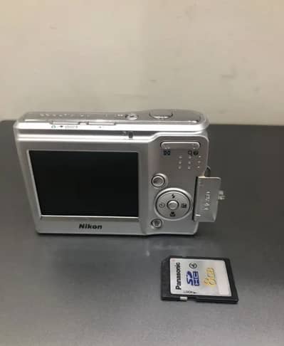 Nikon Coolpix L14