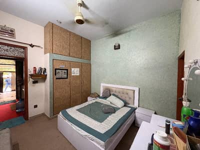 40 Feet Road | Park Facing | 120 Sq. Yards House