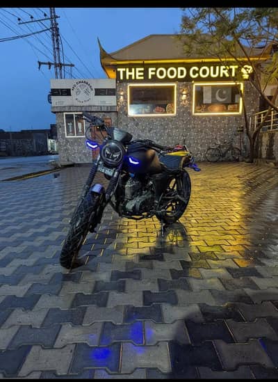 Suzuki 150 Modified to Cafe Racer