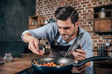 Cook in tariq rd.   کھانا پکانے کے لیے بندہ چاہی