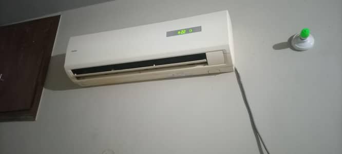 1.5 Ton split Ac with Vvip new condition
