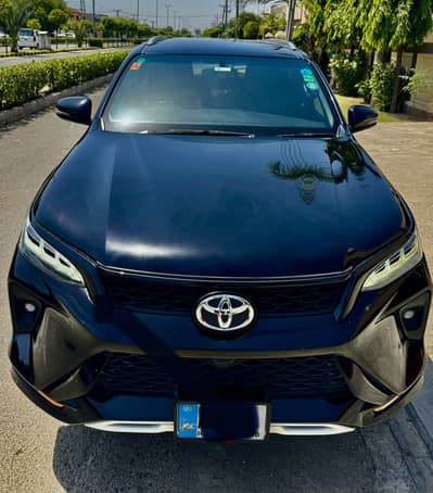 Toyota Fortuner Legender 2022