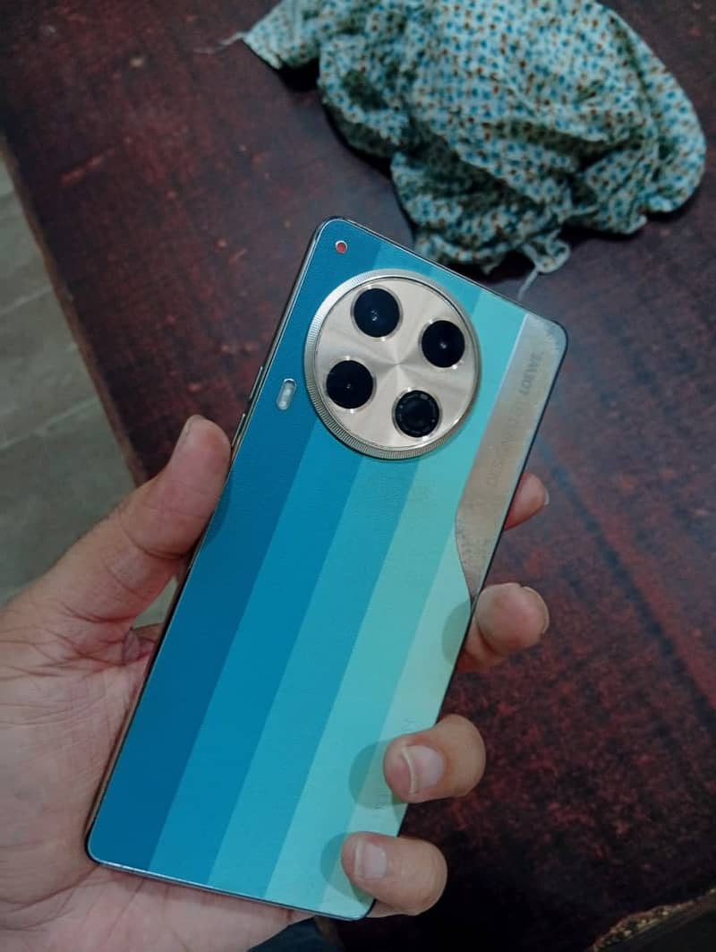 Tecno CAMON 30 8