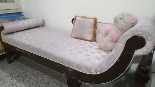 1 Side Curved Elegant, Wooden Brown / Pink Fabric Queen Size Sofa