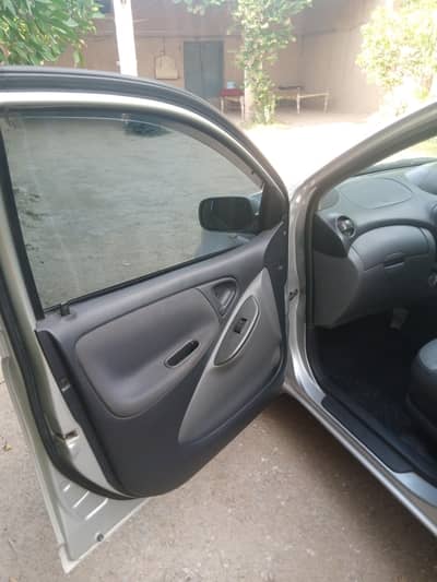 Toyota Vitz 2002