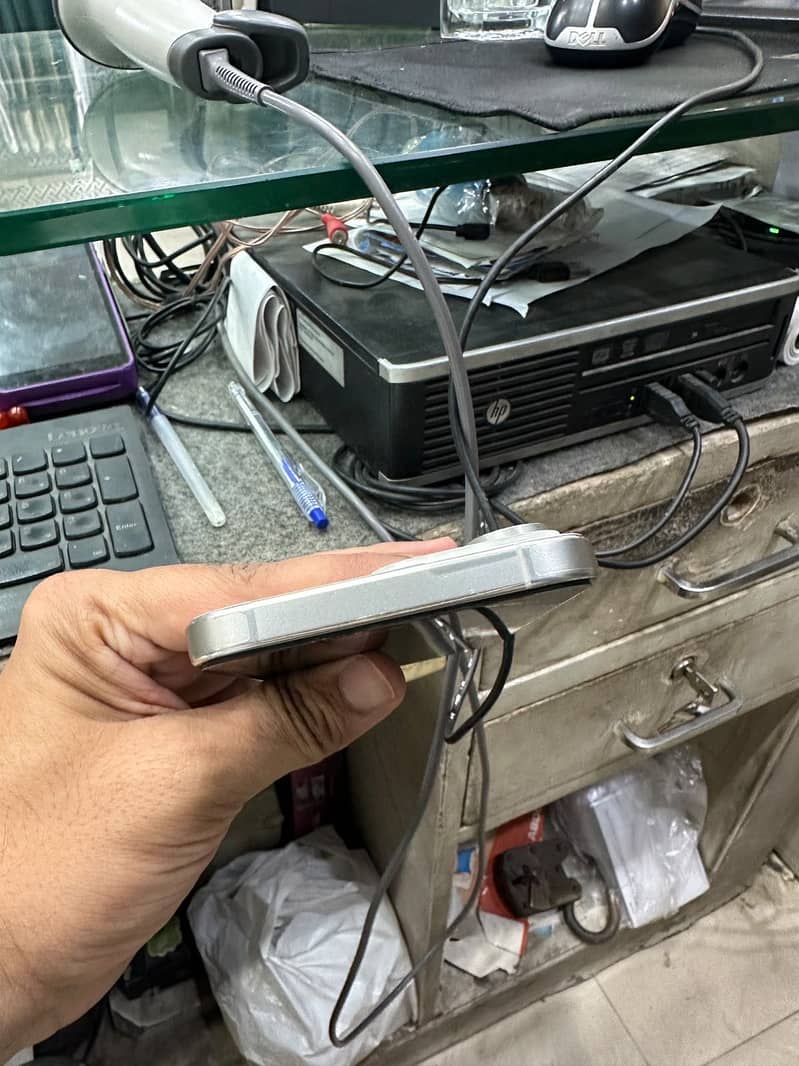 Iphone 16 pro max 3