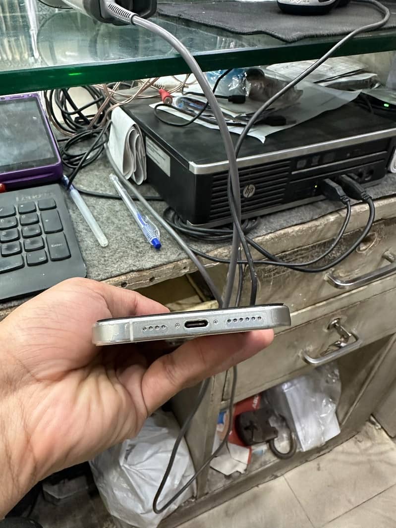 Iphone 16 pro max 5