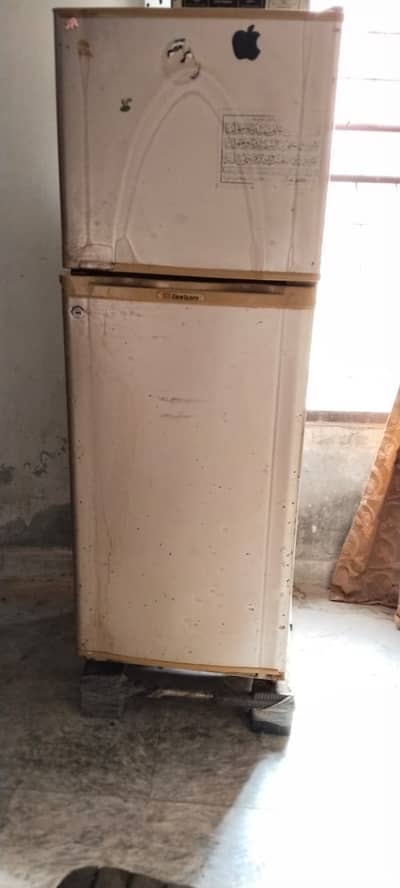 Refrejrator Dawlance Medium size used