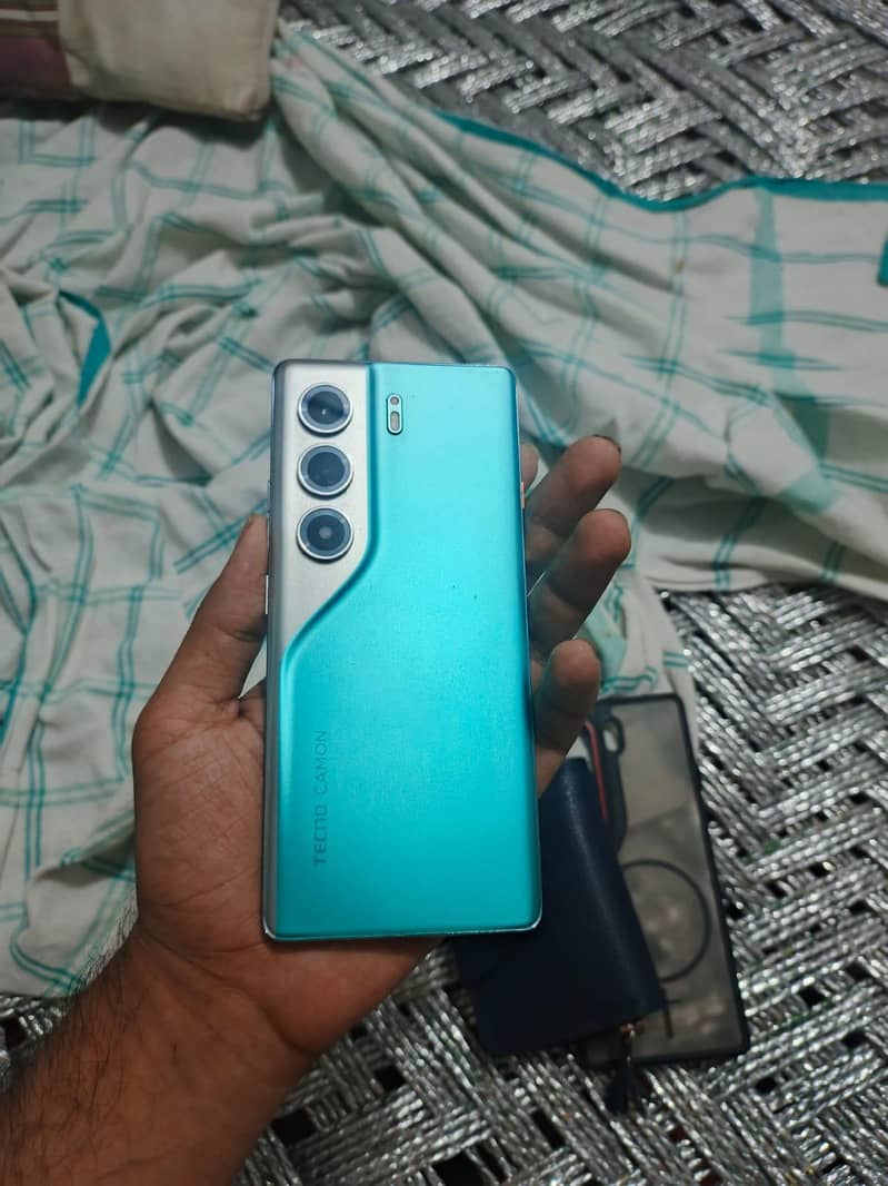 Tecno CAMON 40 Pro 5