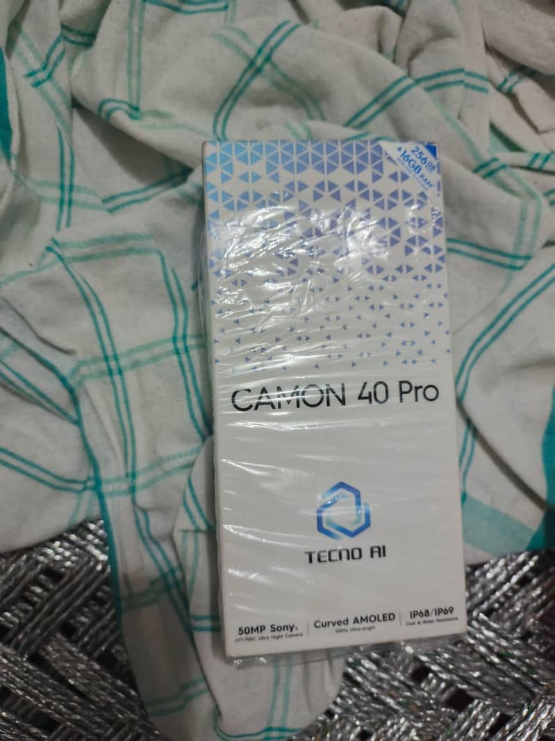 Tecno CAMON 40 Pro 7