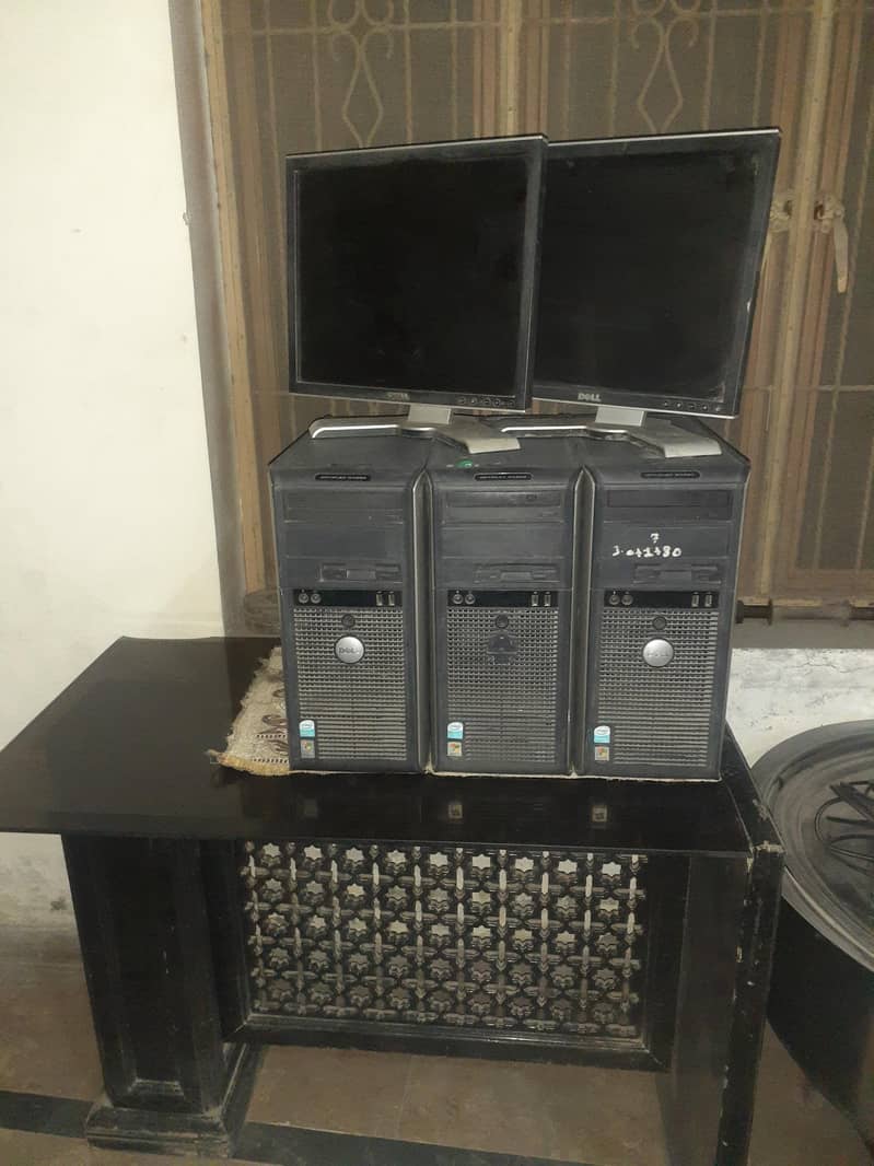 computer set/lcd monitors/ cpu 0
