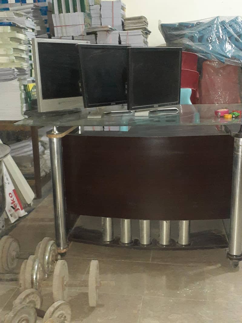 computer set/lcd monitors/ cpu 2