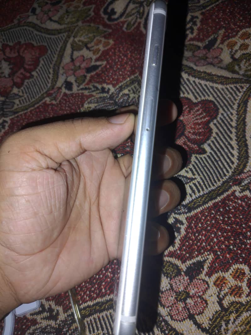 Apple iPhone 8 Plus 2