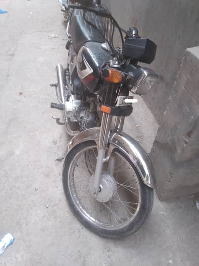 Honda CD 70 2024