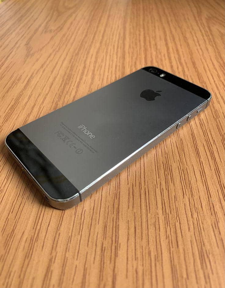 iPhone 5 – 32GB PTA Approved with Full Accessories 9