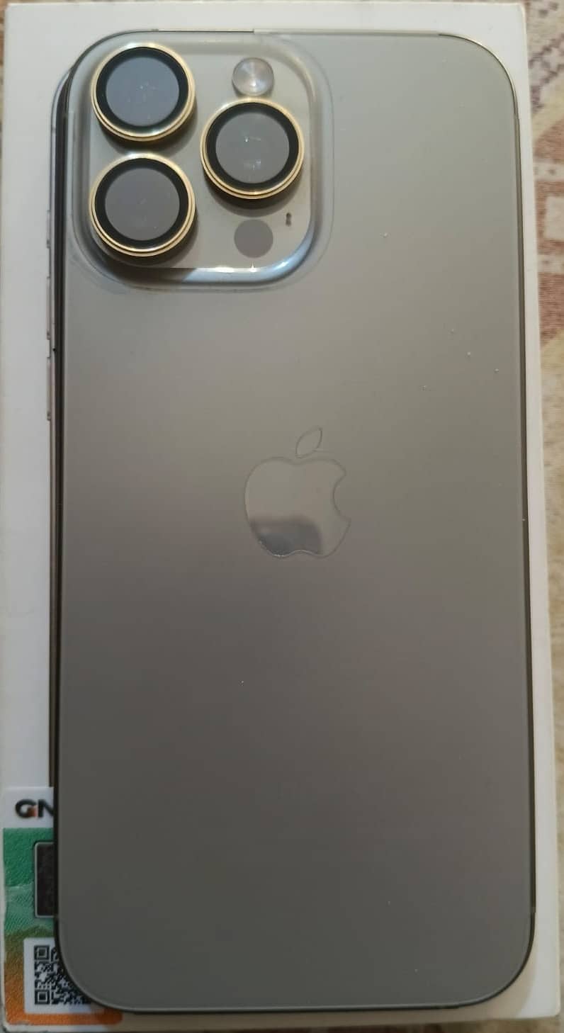Apple iPhone 16 Pro Max 1