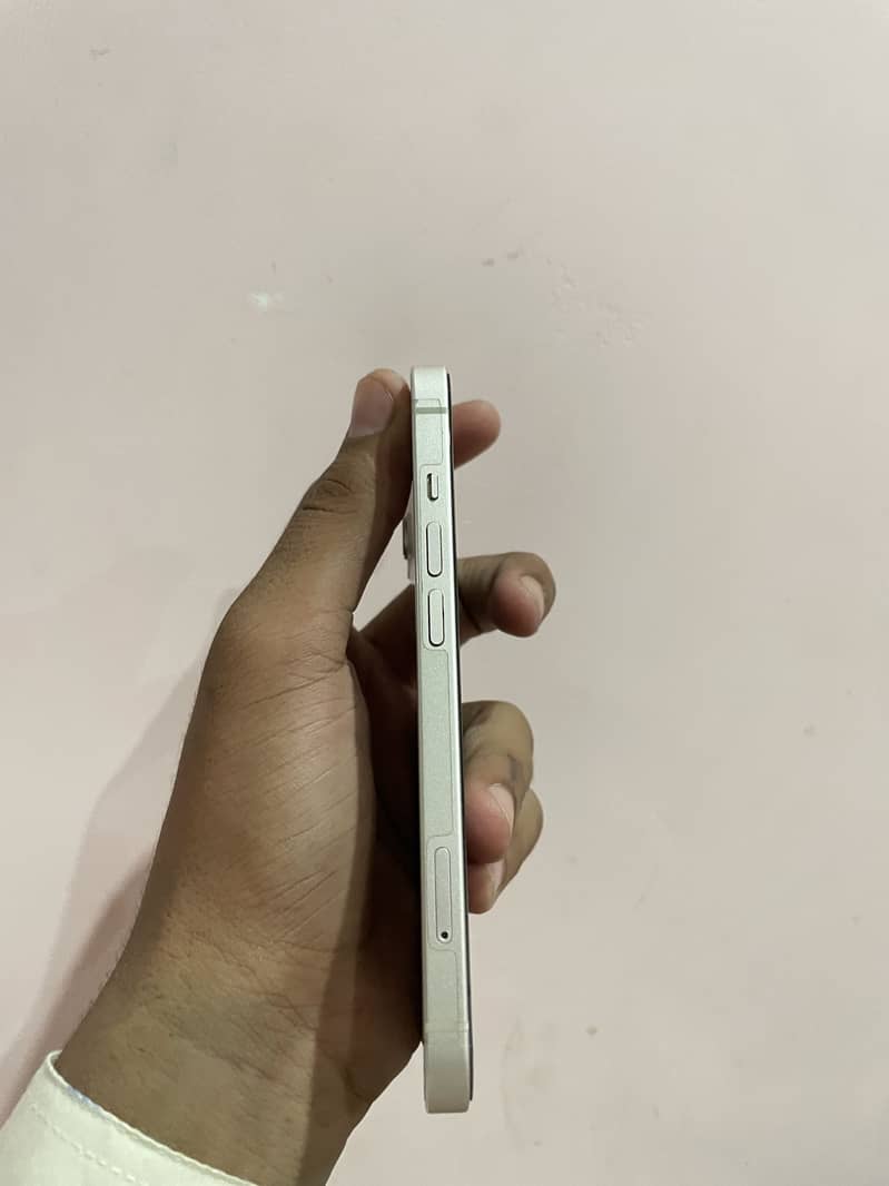 Apple iPhone 13 3